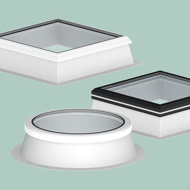 Darstellung verschiedener Dachoberlichter in quadratischer und runder Ausführung mit Aufsatzrahmen und Verglasung, freigestellt auf hellem Hintergrund