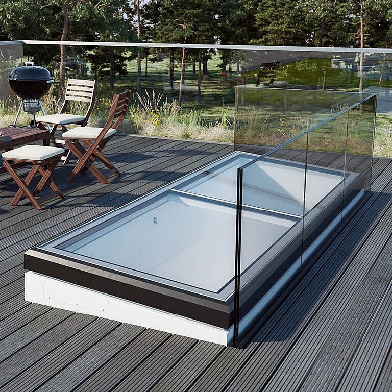 LAMILUX Flachdach Ausstieg auf Dachterrasse mit geschlossener Verglasung für sicheren und komfortablen Dachzugang