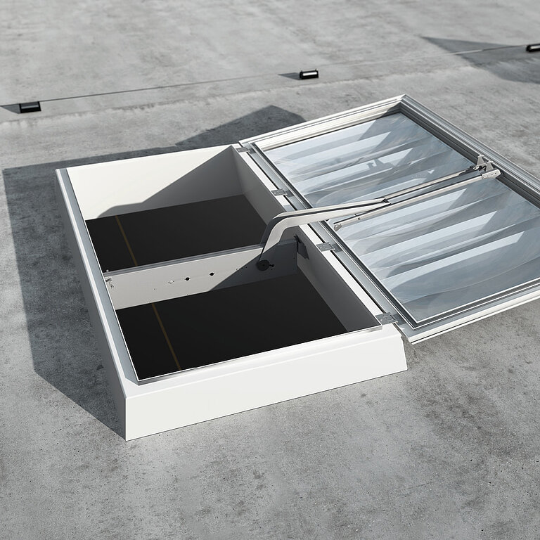 Dachoberlicht auf Flachdach mit rechteckigem Aufsatzrahmen und teilgeöffneter Verglasung, Ansicht von oben