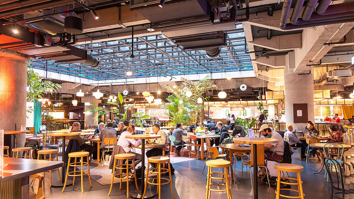 Gastronomiebereich der Kalle Halle Neukölln