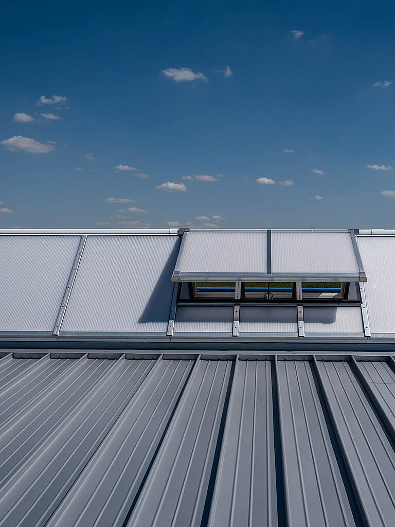 LAMILUX Lichtband auf Industrie-Flachdach