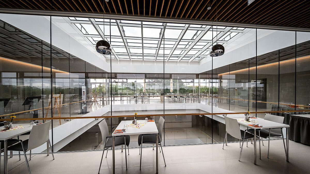 Oberste Etage des Unfallkrankenhaus Berlin mit Glasdach