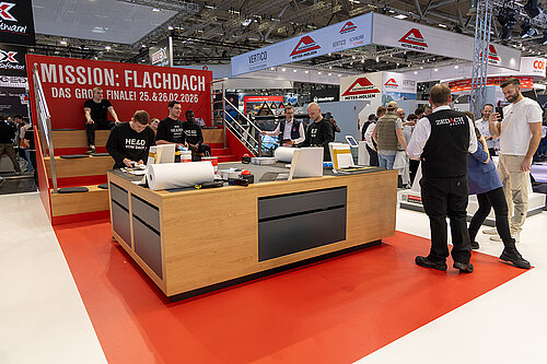 LAMILUX Mission Flachdach Wettbewerb am Messestand