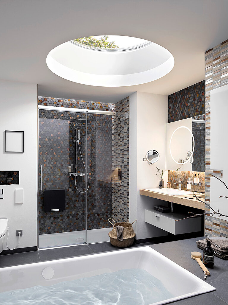 LAMILUX Flachdach Fenster FE rund im Badezimmer, runde Tageslichtöffnung mit natürlichem Lichteinfall