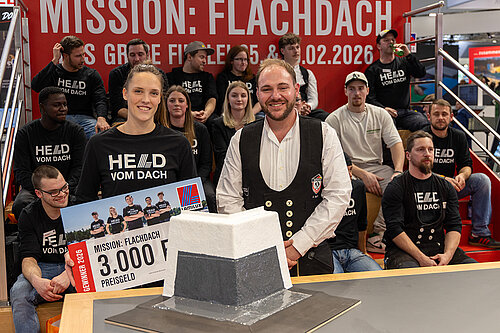 LAMILUX Mission Flachdach Preisverleihung mit Aufsatzkranzecke und 3.000 Euro Gewinn